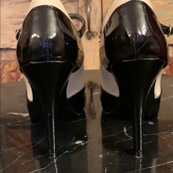 Guess 2 tone patent leather heels size 6.5 M - Picture 6 of 7
